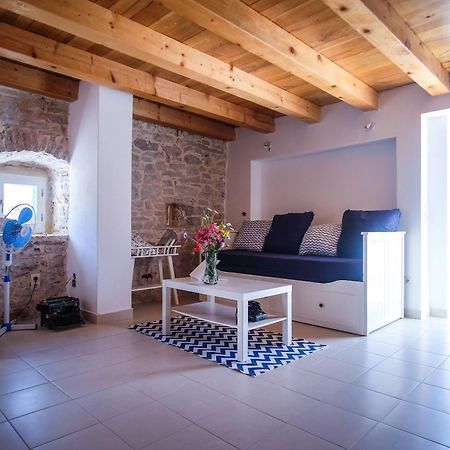 Stone House Kula Milica Villa Mala Cista Oda fotoğraf